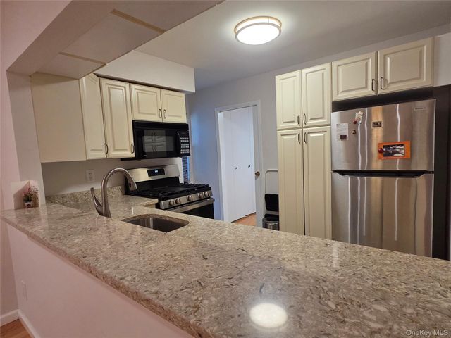 207-25 Darren Drive 1802, Bayside, NY 11360