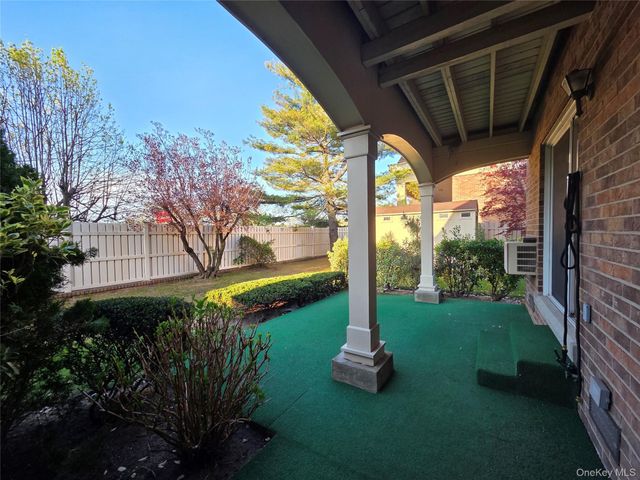 207-25 Darren Drive 1802, Bayside, NY 11360