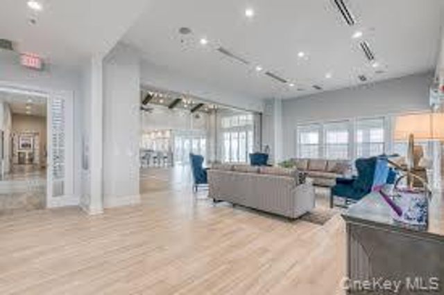 207-25 Darren Drive 1802, Bayside, NY 11360