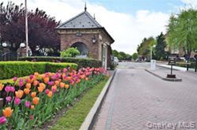 207-25 Darren Drive 1802, Bayside, NY 11360