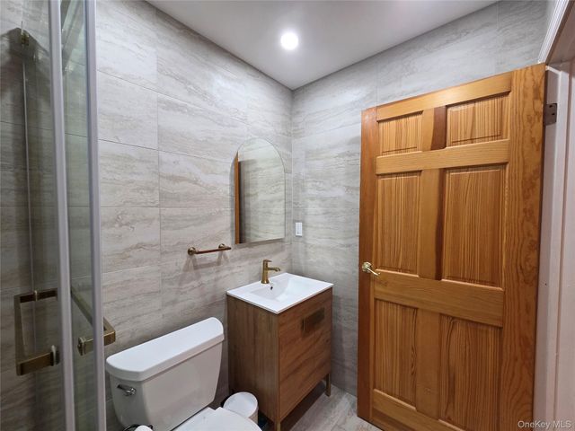 207-25 Darren Drive 1802, Bayside, NY 11360