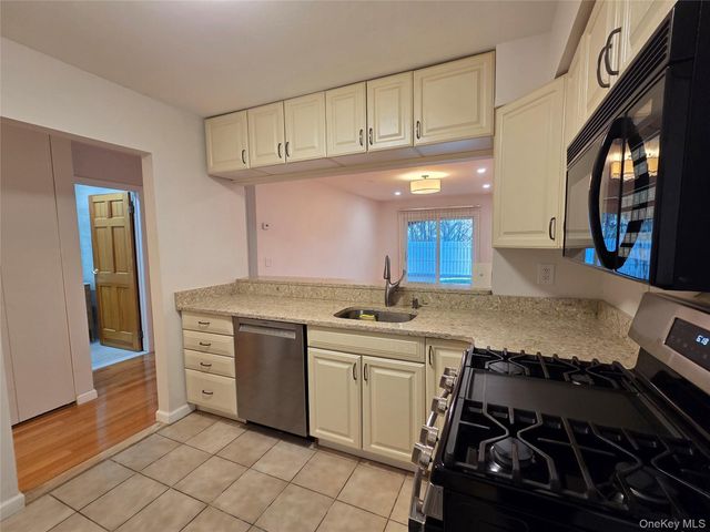 207-25 Darren Drive 1802, Bayside, NY 11360