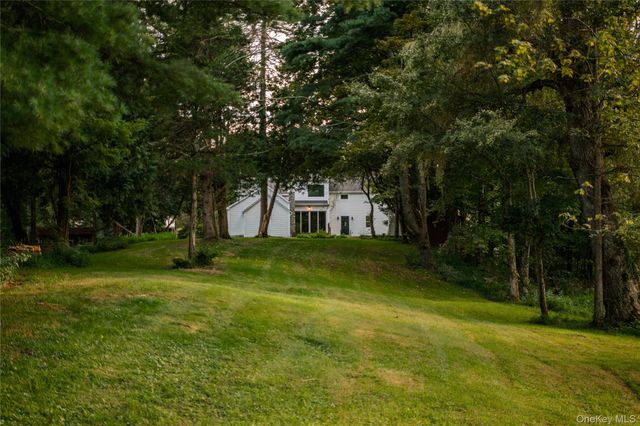 440 Milan Hollow Road, Rhinebeck, NY 12572