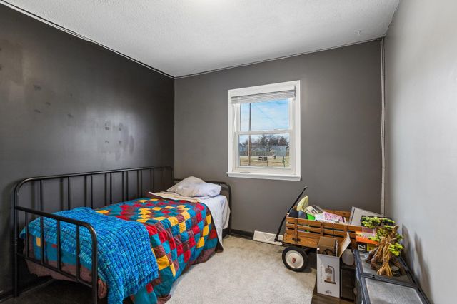 4321 N 14TH Street, Carter Lake, IA 51510