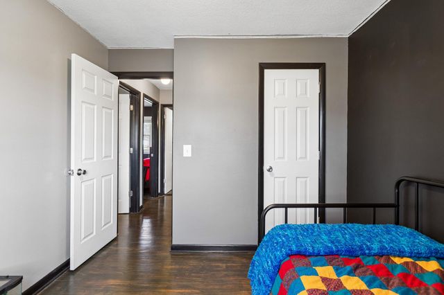 4321 N 14TH Street, Carter Lake, IA 51510