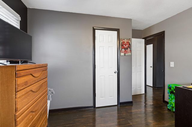 4321 N 14TH Street, Carter Lake, IA 51510