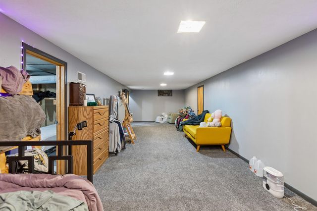 4321 N 14TH Street, Carter Lake, IA 51510
