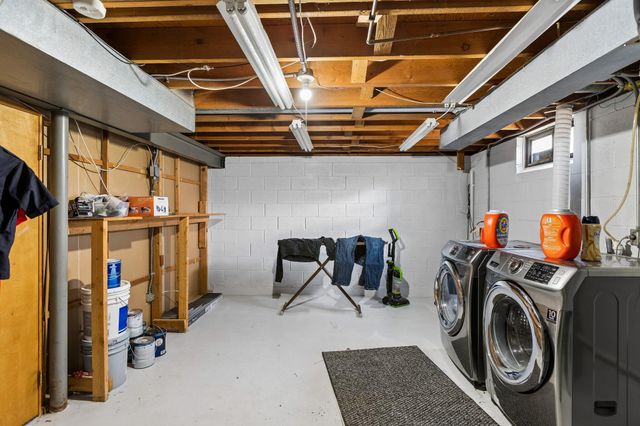 4321 N 14TH Street, Carter Lake, IA 51510