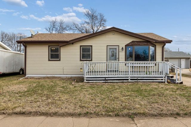 4321 N 14TH Street, Carter Lake, IA 51510