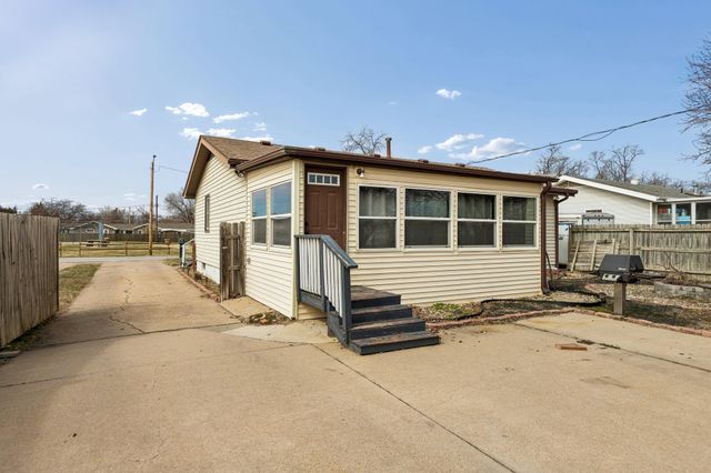 4321 N 14TH Street, Carter Lake, IA 51510