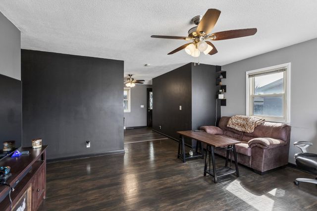 4321 N 14TH Street, Carter Lake, IA 51510