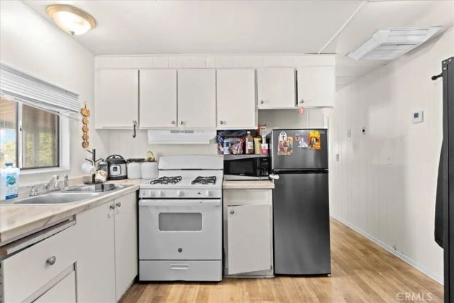 716 N Grand ave I-5, Covina, CA 91724