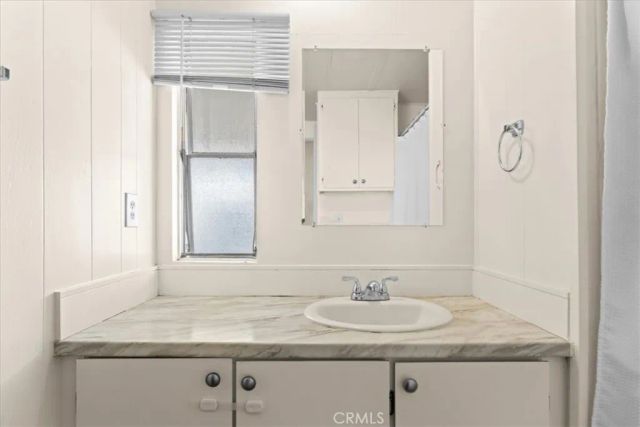 716 N Grand ave I-5, Covina, CA 91724