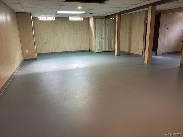 25004 Powers Avenue, Dearborn Heights, MI 48125