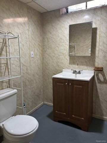 25004 Powers Avenue, Dearborn Heights, MI 48125