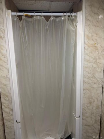 25004 Powers Avenue, Dearborn Heights, MI 48125