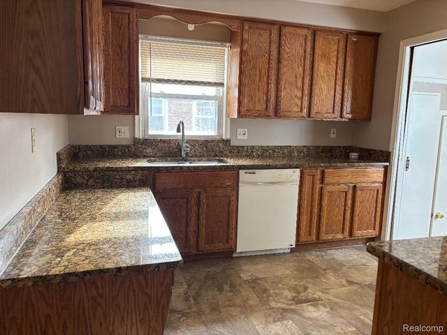 25004 Powers Avenue, Dearborn Heights, MI 48125