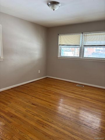 25004 Powers Avenue, Dearborn Heights, MI 48125