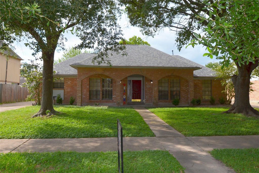 15418 La Paloma Drive, Houston, TX 77083