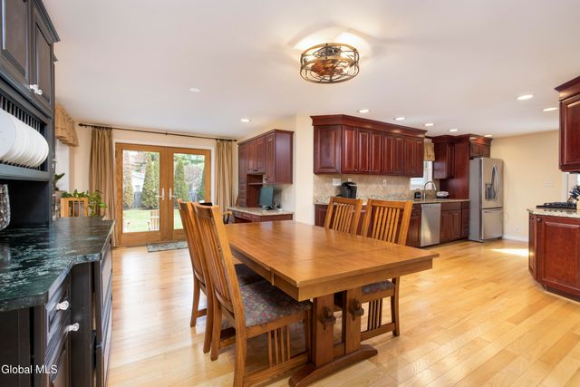 17 Queen Diana Lane, Queensbury, NY 12804