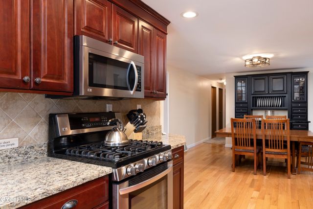 17 Queen Diana Lane, Queensbury, NY 12804
