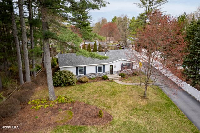 17 Queen Diana Lane, Queensbury, NY 12804