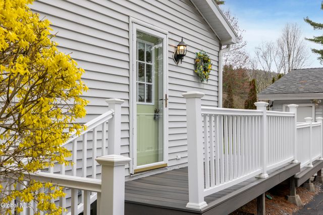 17 Queen Diana Lane, Queensbury, NY 12804
