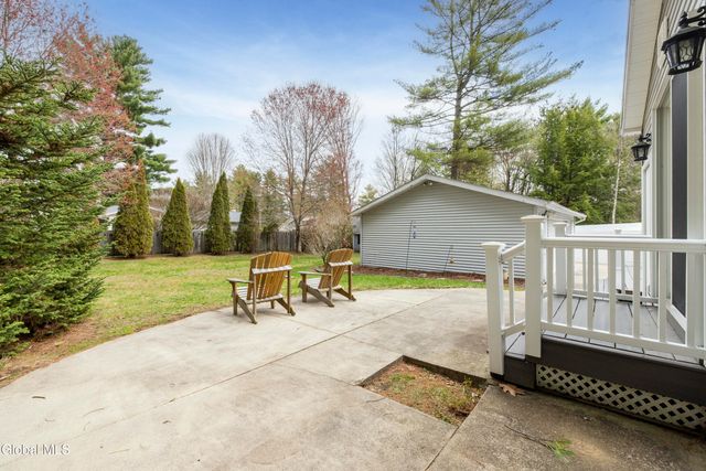 17 Queen Diana Lane, Queensbury, NY 12804