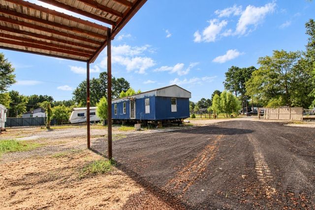 282 County Road 3406, Cleveland, TX 77327