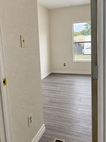 282 County Road 3406, Cleveland, TX 77327