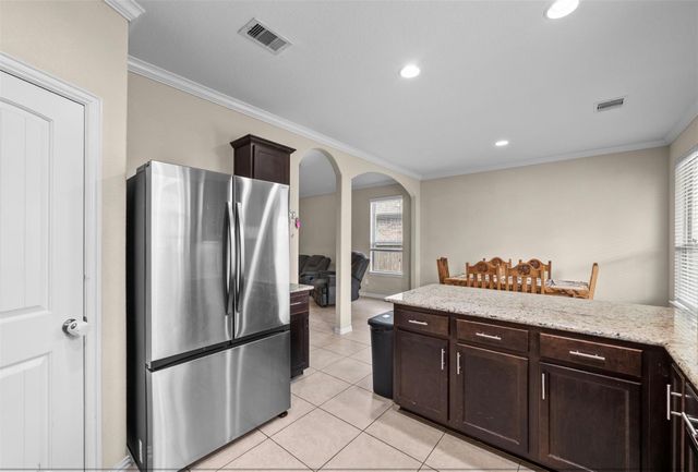 2245 Maple Point Dr N Drive, Conroe, TX 77301