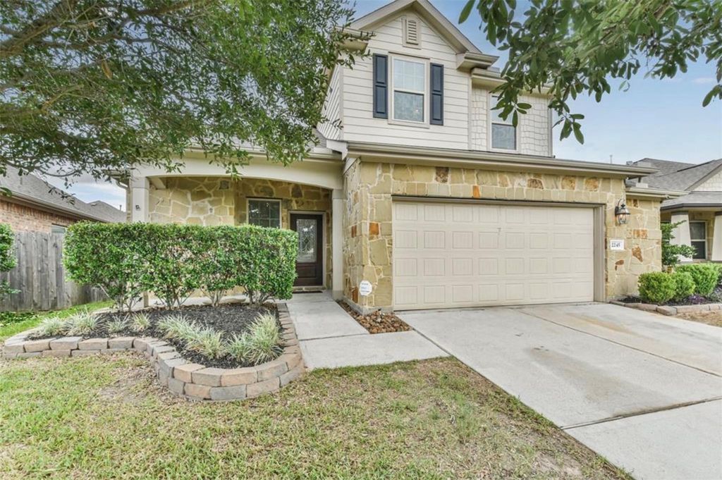 2245 Maple Point Dr N Drive, Conroe, TX 77301