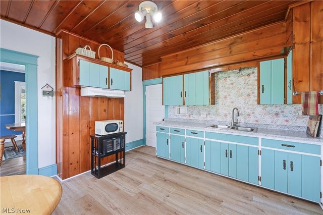 816 Churchill Road, Girard, OH 44420