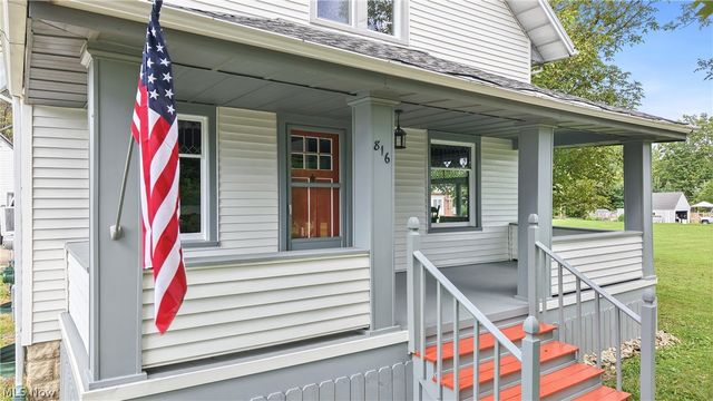 816 Churchill Road, Girard, OH 44420