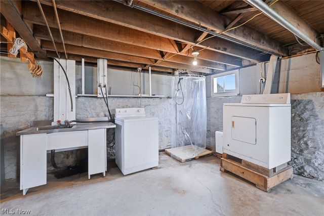 816 Churchill Road, Girard, OH 44420
