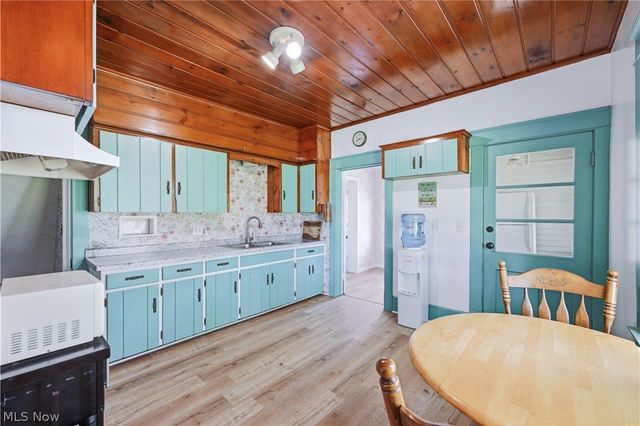816 Churchill Road, Girard, OH 44420