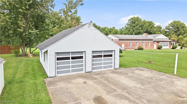 816 Churchill Road, Girard, OH 44420