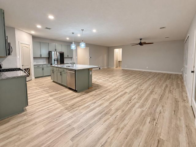 3502 Pentland Downs Street, Pearland, TX 77584