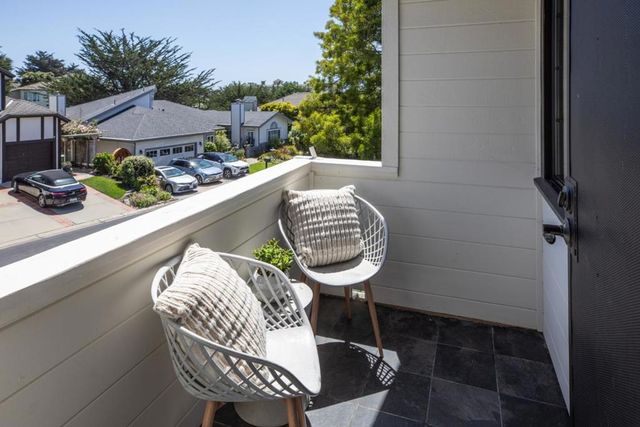 11 Fairway Place, Half Moon Bay, CA 94019
