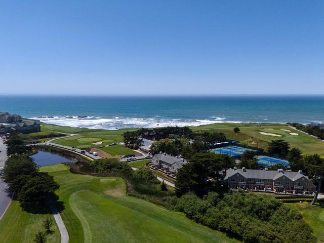 11 Fairway Place, Half Moon Bay, CA 94019