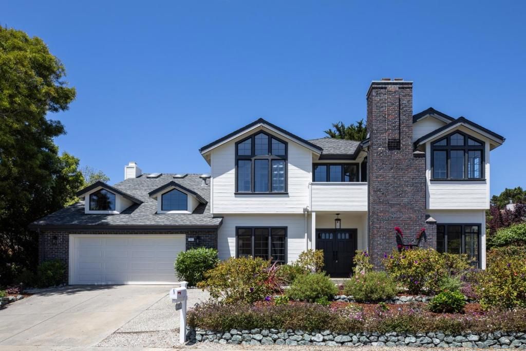 Image 2 of property listing at 11 Fairway Place, Half Moon Bay, CA 94019