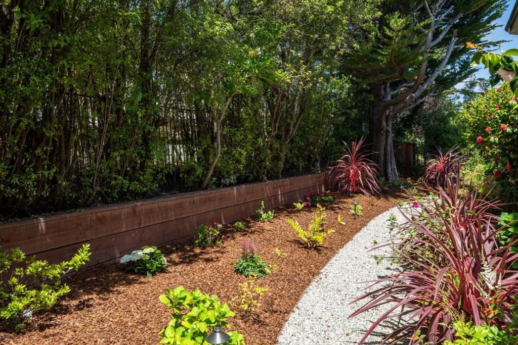 Image 27 of property listing at 11 Fairway Place, Half Moon Bay, CA 94019