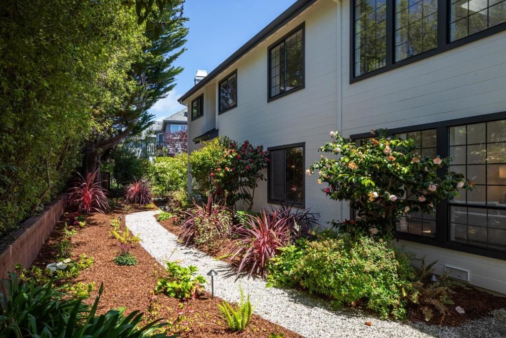 Image 32 of property listing at 11 Fairway Place, Half Moon Bay, CA 94019