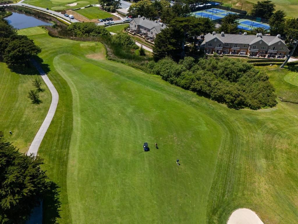 Image 33 of property listing at 11 Fairway Place, Half Moon Bay, CA 94019