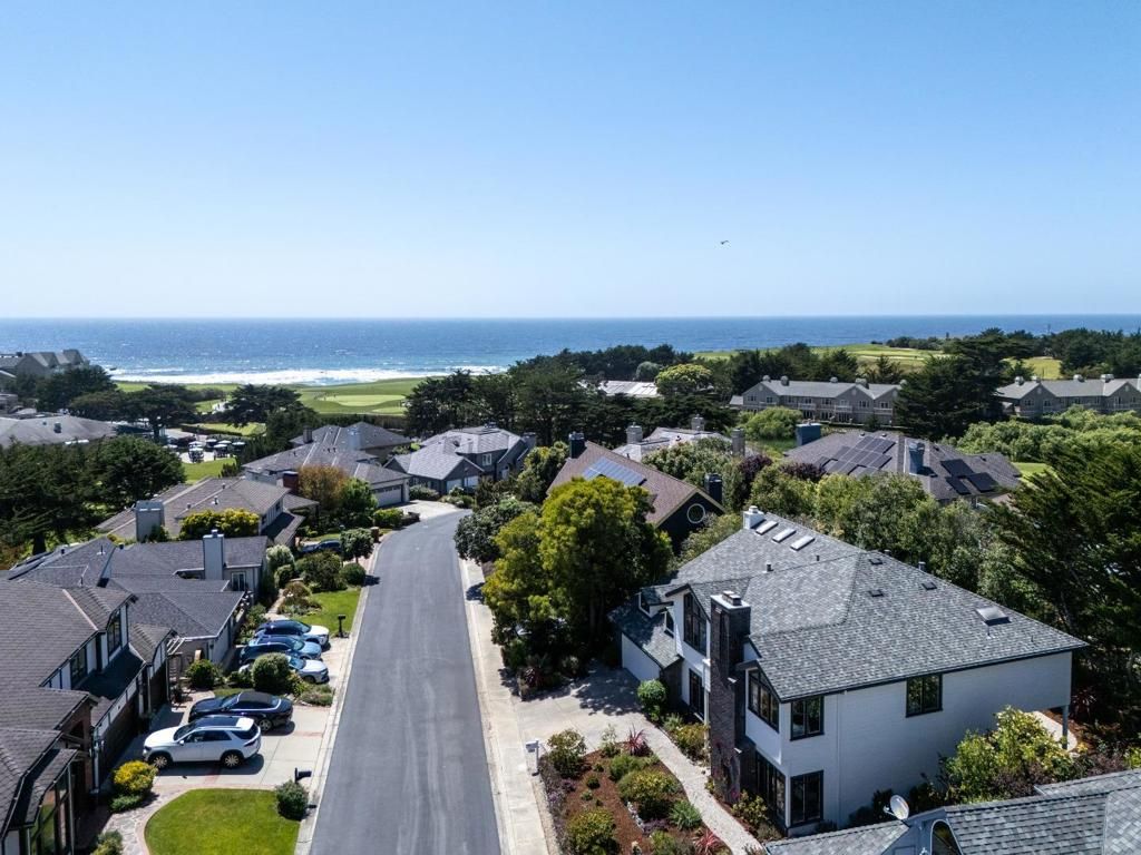 Image 34 of property listing at 11 Fairway Place, Half Moon Bay, CA 94019