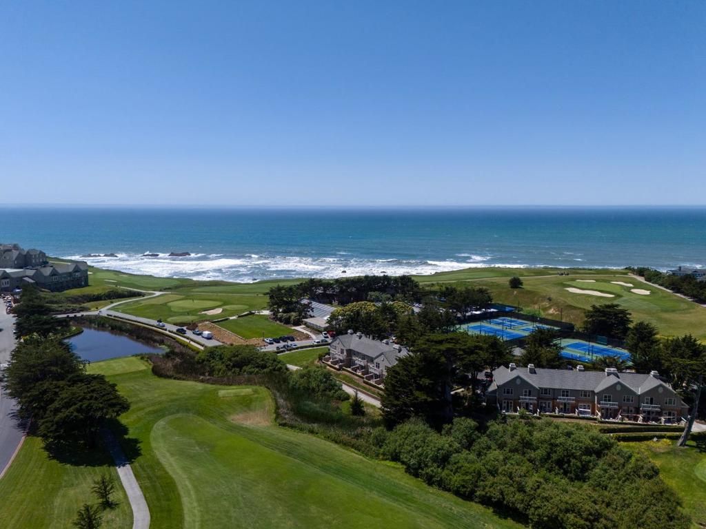 Image 36 of property listing at 11 Fairway Place, Half Moon Bay, CA 94019