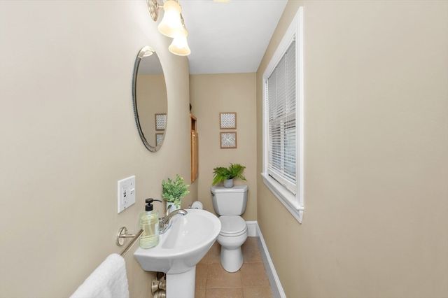 29 Sacramento St 2, Cambridge, MA 02138