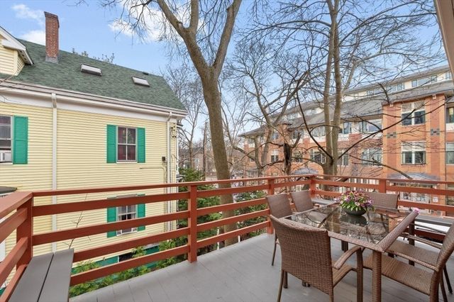 29 Sacramento St 2, Cambridge, MA 02138