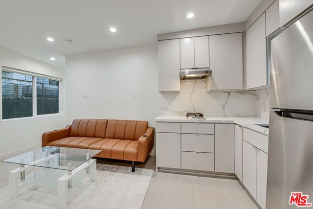 8710 N Chalmers Street, Los Angeles, CA 90035