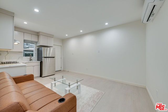 8710 N Chalmers Street, Los Angeles, CA 90035